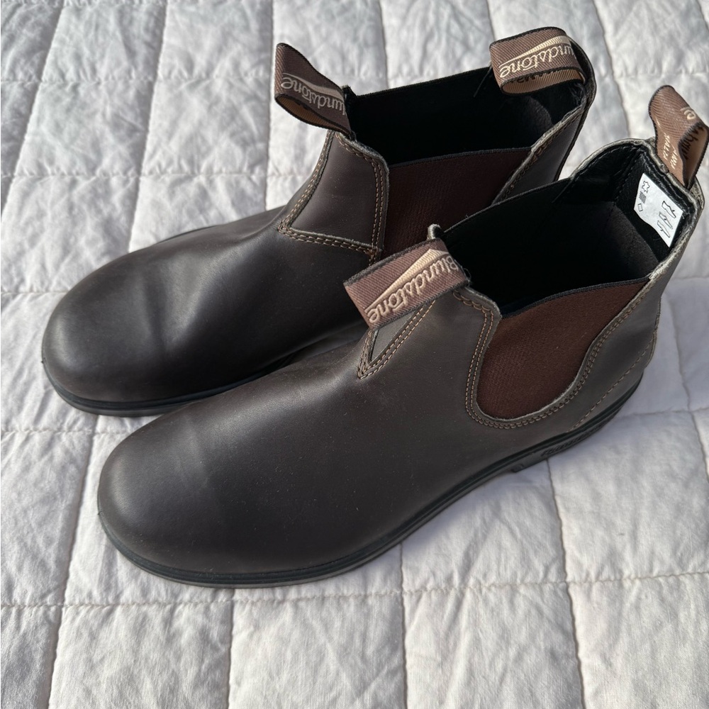 New Blundstone #500 Chelsea Boots